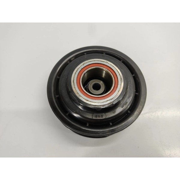Polia Compressor Ar Condicionado Mercedes B200 2015 Detalhe
