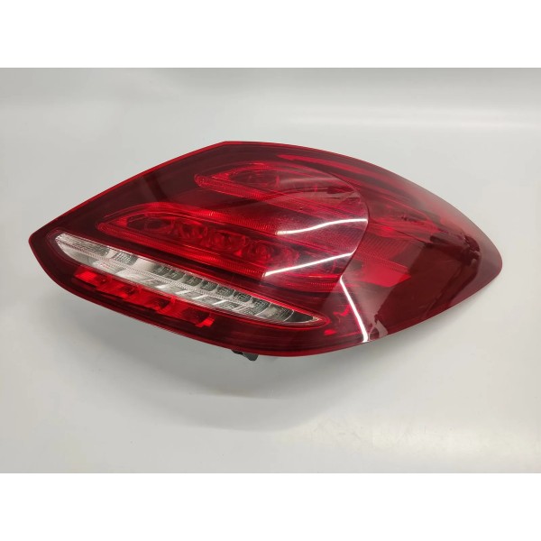 Lanterna T.d Paralela Mercedes C180 1.6 2017 Direito/passageiro Vermelho