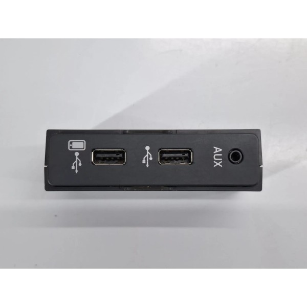 Entrada Usb Aux Audi Tt Coupe 2016 8s0035736 Preto