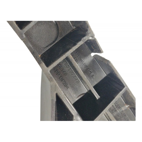 Suporte Guia Parachoque T.e Audi Tt Coupe 2016 8s0807572